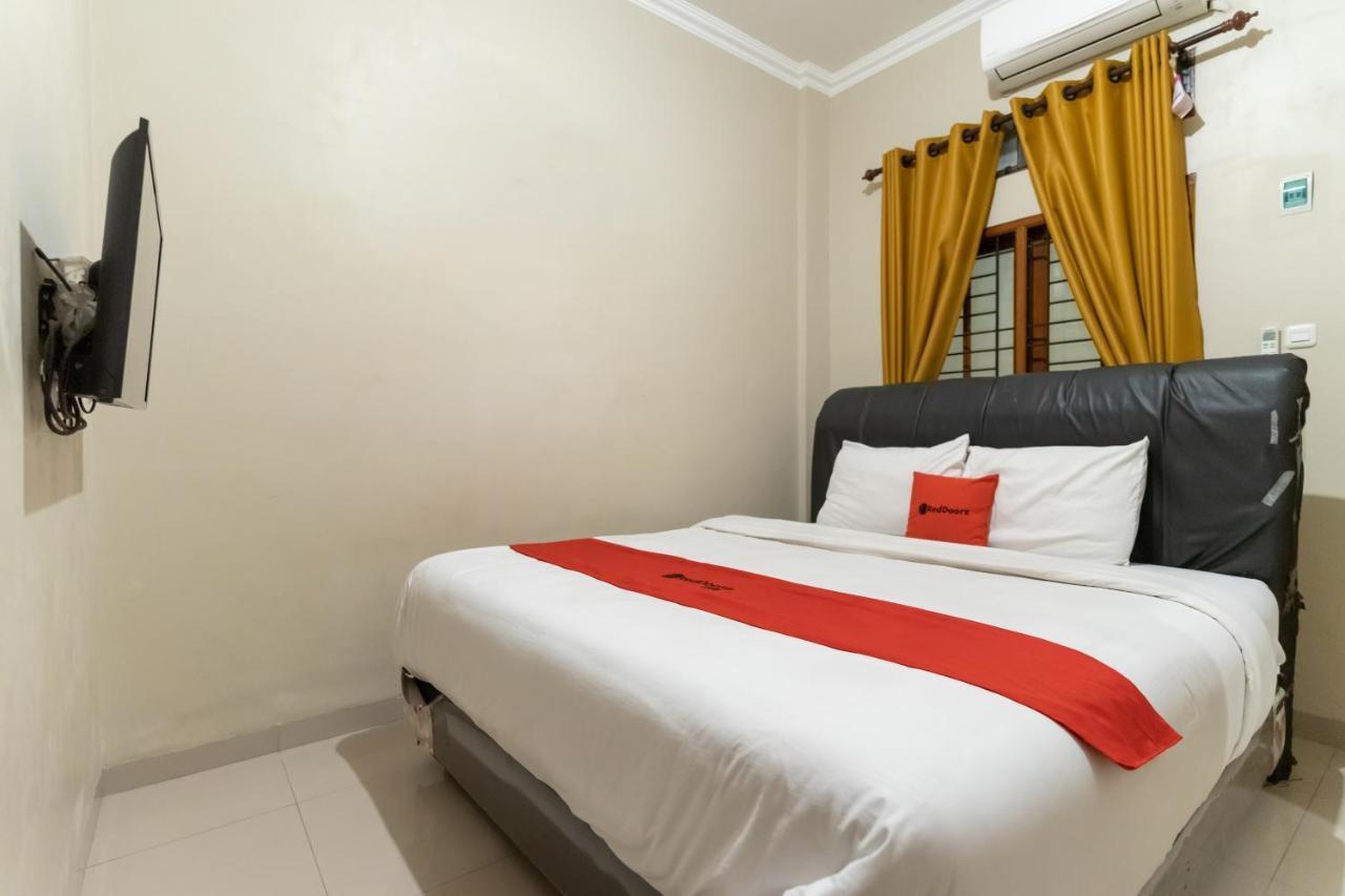 Reddoorz At Joyce Guest House Medan Buitenkant foto
