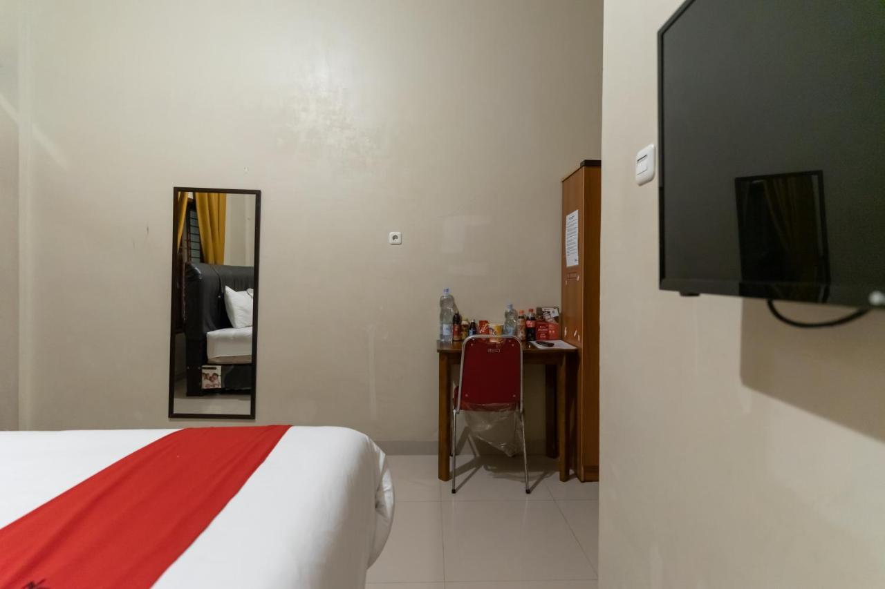 Reddoorz At Joyce Guest House Medan Buitenkant foto