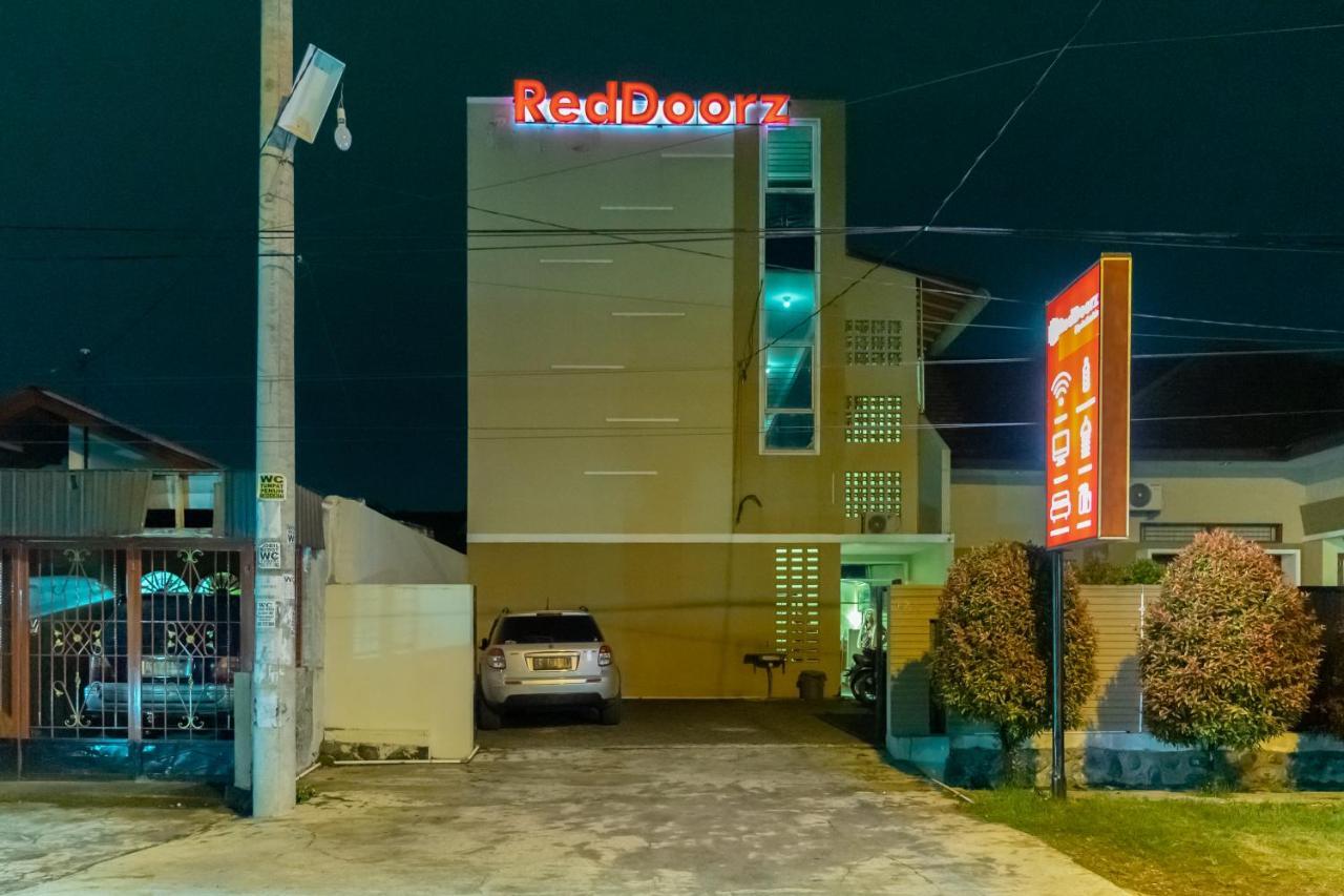 Reddoorz At Joyce Guest House Medan Buitenkant foto