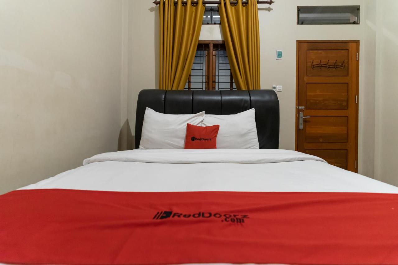 Reddoorz At Joyce Guest House Medan Buitenkant foto